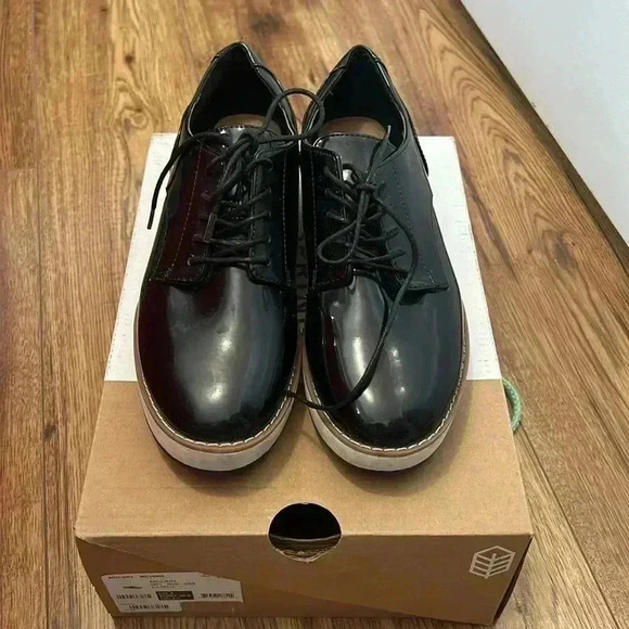 Call it Spring Mclinn Patent Lace Up wedge Oxford shoes black  size 8 - Picture 2 of 5